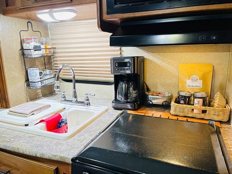 Secluded Rv With Private Hot Tub Apartman Rutherfordton Kültér fotó