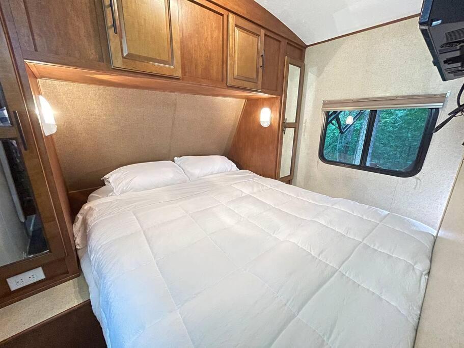Secluded Rv With Private Hot Tub Apartman Rutherfordton Kültér fotó